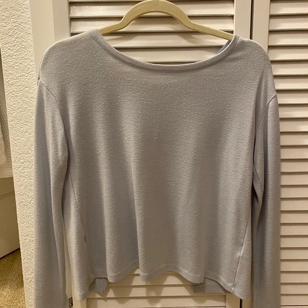 Criss cross back sweater size small